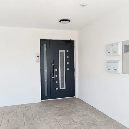 Апартаменты Dissy Split *