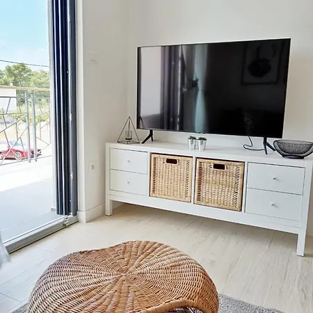 Dissy Split Apartman *